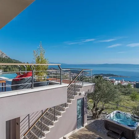 ヴィラ View A Luxury In Makarska, Heated Private Pool, Jacuzzi, Gym マカルスカ