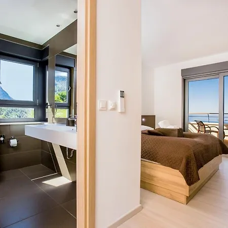 View A Luxury In Makarska, Heated Private Pool, Jacuzzi, Gym * マカルスカ