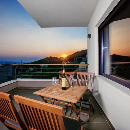 View A Luxury In Makarska, Heated Private Pool, Jacuzzi, Gym * Makarska