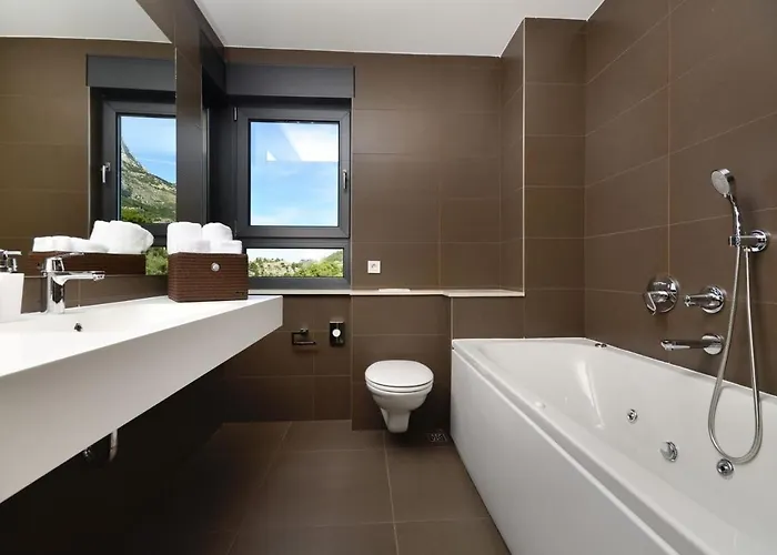 View A Luxury In Makarska, Heated Private Pool, Jacuzzi, Gym Макарська