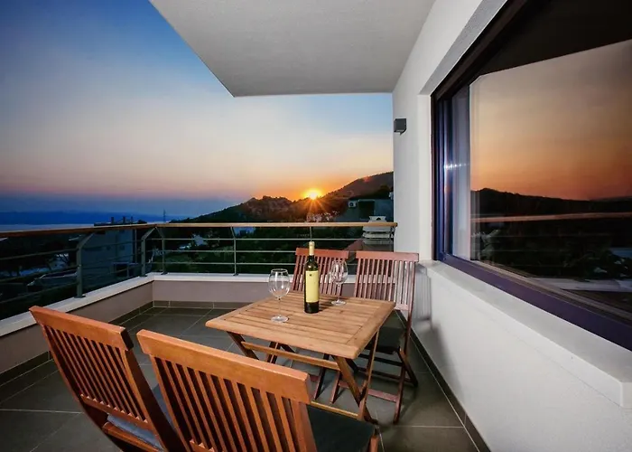 View A Luxury In Makarska, Heated Private Pool, Jacuzzi, Gym * Макарська