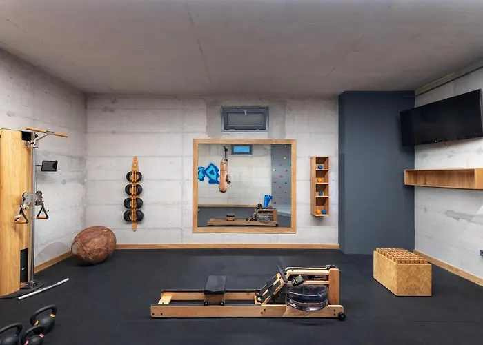 View A Luxury In Makarska, Heated Private Pool, Jacuzzi, Gym מאקרסקה