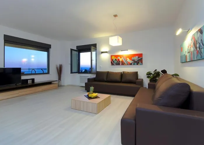 View A Luxury In Makarska, Heated Private Pool, Jacuzzi, Gym וילה