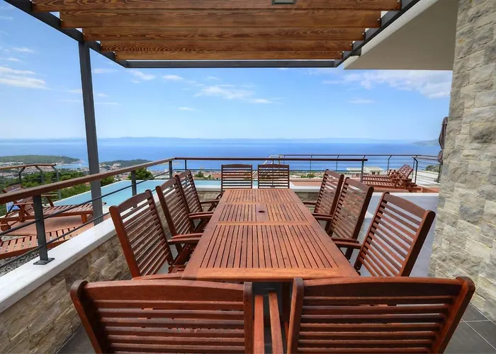 View A Luxury In Makarska, Heated Private Pool, Jacuzzi, Gym וילה מאקרסקה