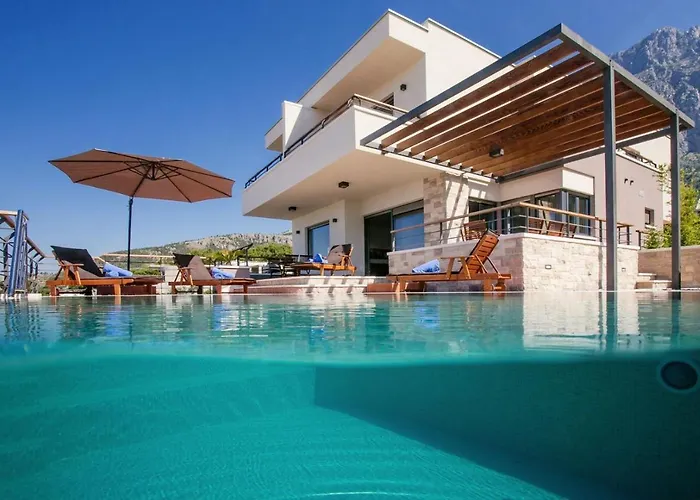 וילה View A Luxury In Makarska, Heated Private Pool, Jacuzzi, Gym מאקרסקה