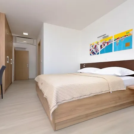 View A Luxury In Makarska, Heated Private Pool, Jacuzzi, Gym Βίλα