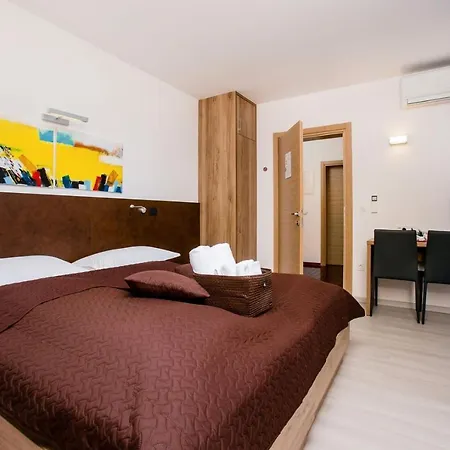 View A Luxury In Makarska, Heated Private Pool, Jacuzzi, Gym Μακάρσκα